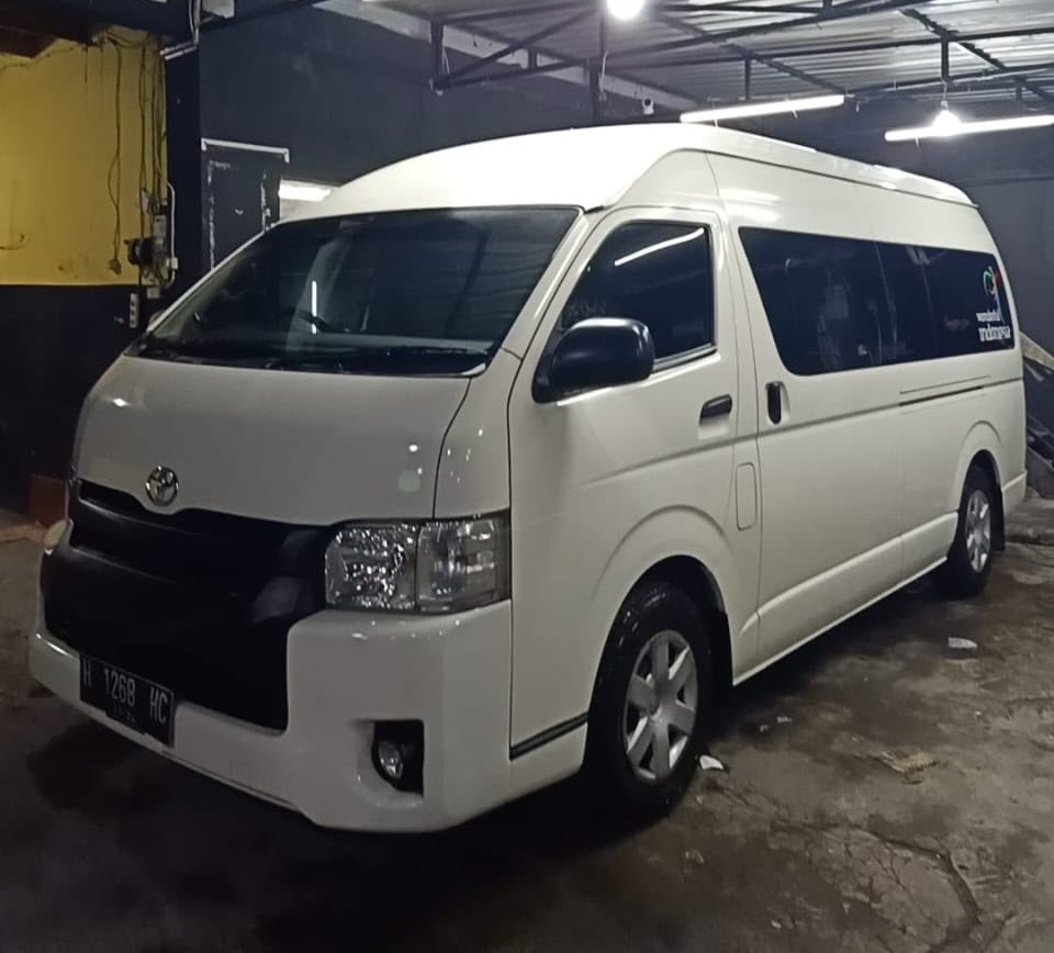 Toyota Hiace Commuter